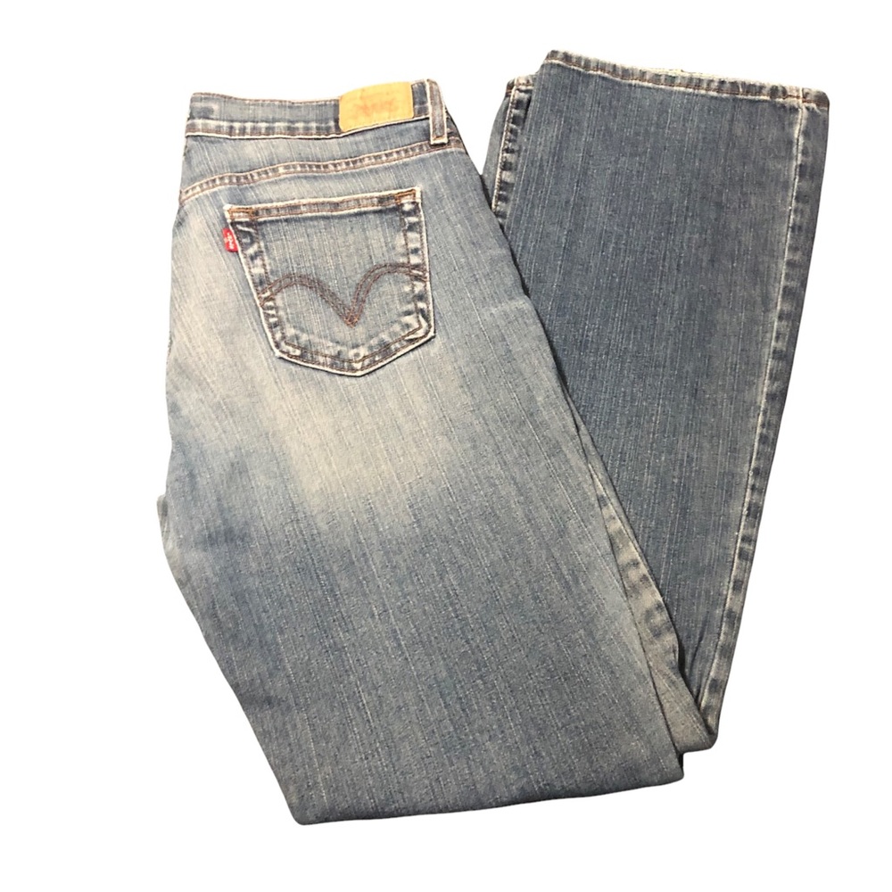 Levi’s • Bootcut 515 Jeans • 8 Long